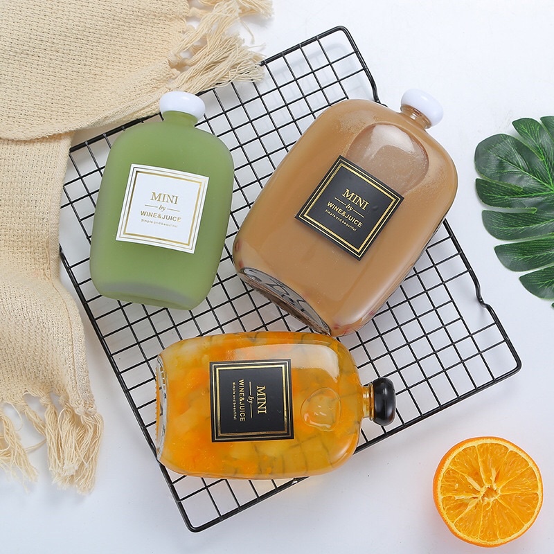 Chai thuỷ tinh dẹt tròn nắp nhựa đựng cafe, nước ép, sữa hạt siêu xinh (250ml/350ml/500ml)
