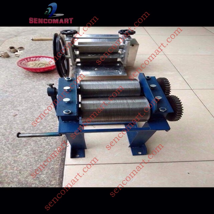 Máy thái bì heo chín quay tay khung sắt