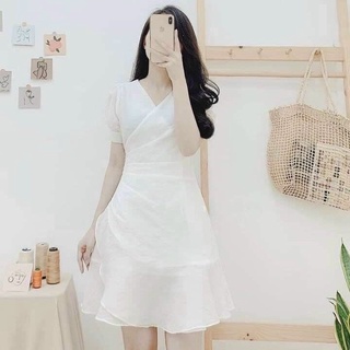 Đầm trắng cổ V nhúng eo