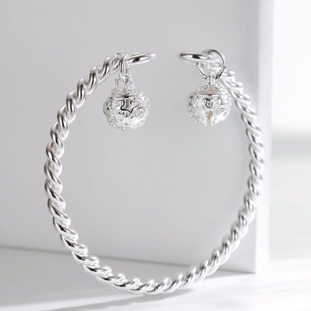 Vòng Tay Dây Xoắn Đính Chuông Phong Cách Hàn Quốc Cổ Điển Dành Cho Nữ