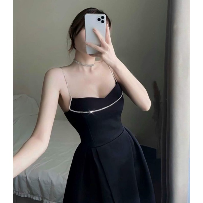 Đầm midi đen 2 dây đính đá xẻ tà