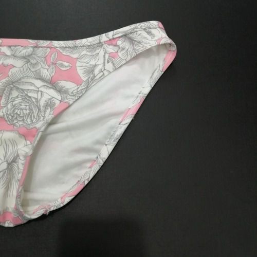 Quần bơi nữ Cremieux nền hồng in hoa trắng 8DCLD91M ( TH8962 ) | BigBuy360 - bigbuy360.vn