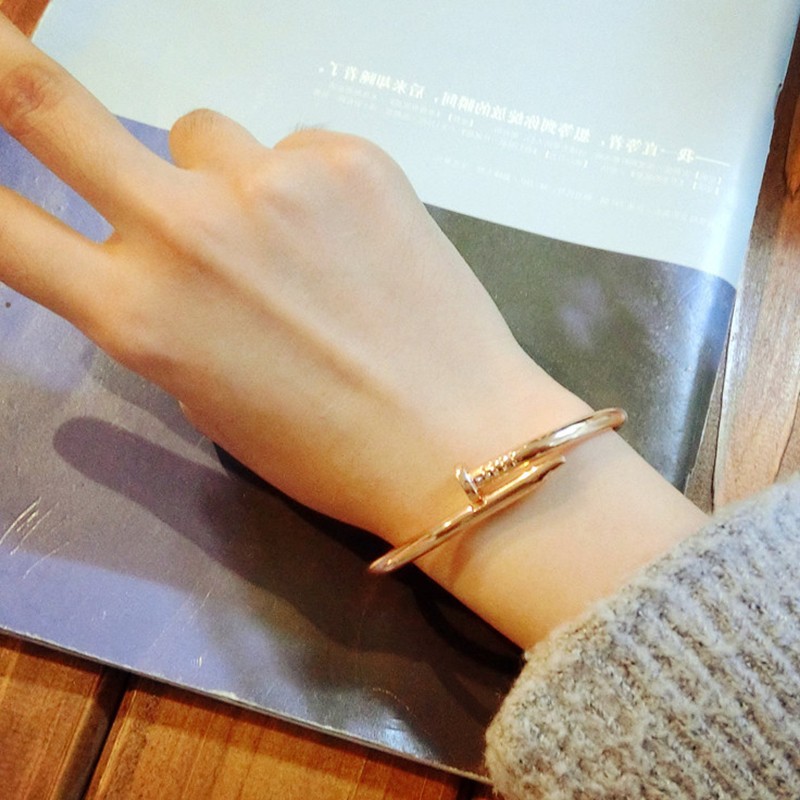 Vòng Đinh Vòng Đeo Tay Thời Trang HOT HIT 2020 GIA DỤNG GIA ĐÌNH 88