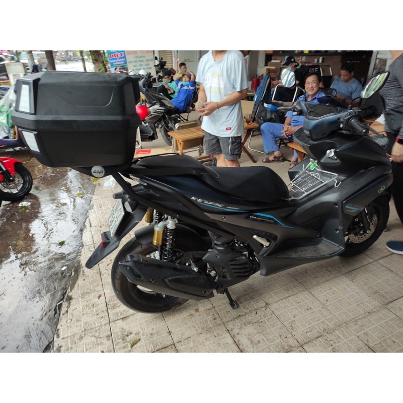 NVX lên thùng sau Givi B42N ADV cùng baga SRV cao cấp