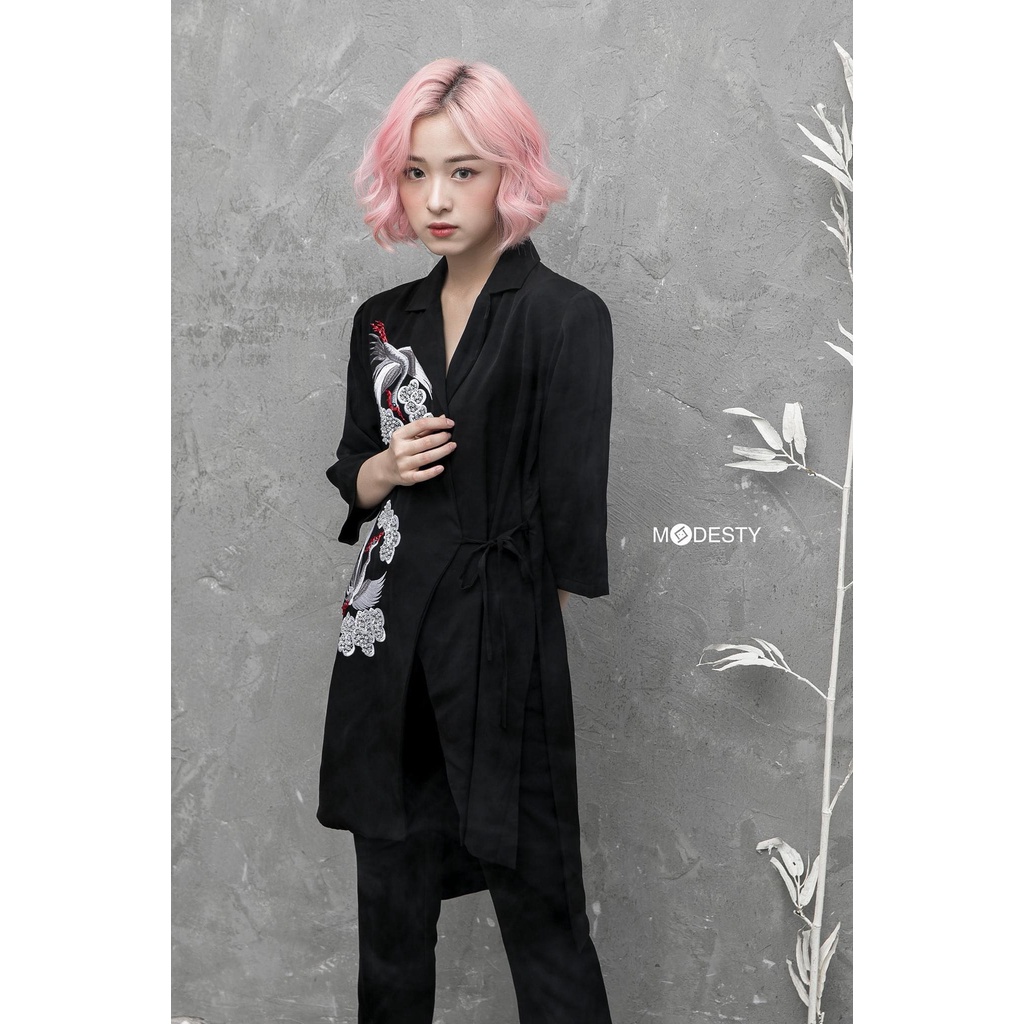 Modesty - Áo dài đen kimono thêu hạc Kiha Aodai