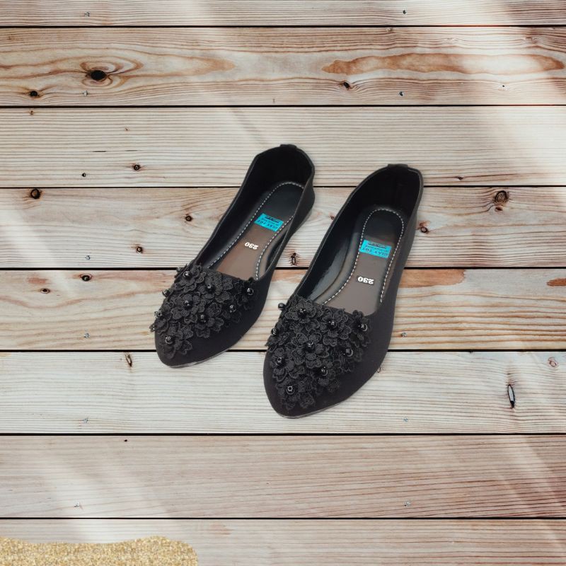 Giày Búp Bê Nữ Màu Đen Đính Bông Nhí Siêu Đẹp | BigBuy360 - bigbuy360.vn