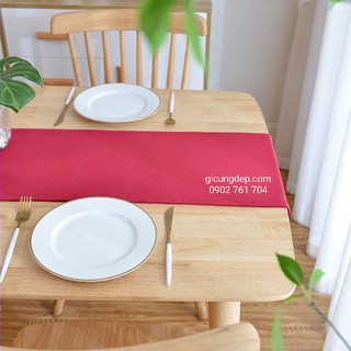 Khăn Runner trải bàn tam giác mẫu đỏ đậm