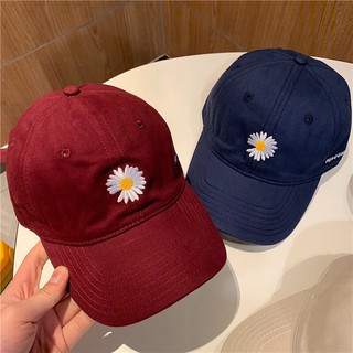 Nón lưỡi trai hoa cúc hot trend