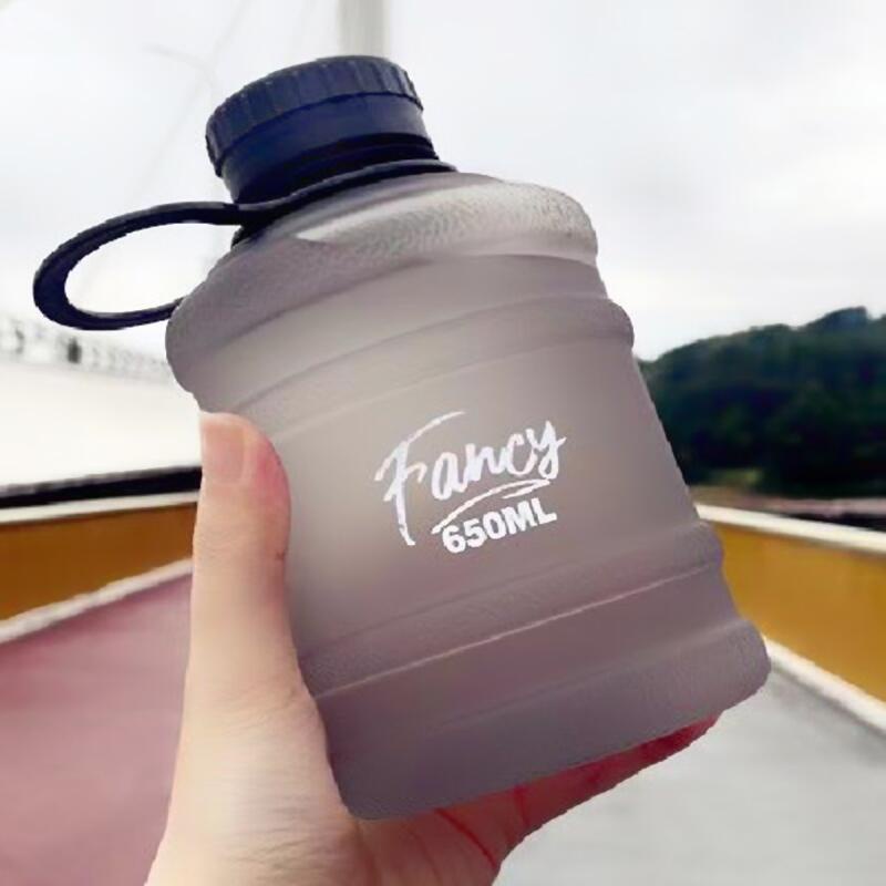 Cốc xô đựng nước tinh khiết nhỏ mini, xô đựng nước nhỏ bằng nhựa, cốc đựng nước thể dục thùng lớn đẹp và dễ thương, cốc và ấm đựng nước màu đỏ ròng sáng tạo dành cho nam và nữ, bình đựng nước thể thao ngoài trời