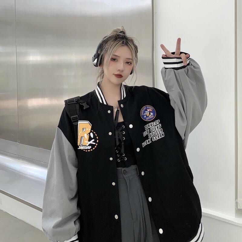 Áo Khoác Bomber Nỉ Chân cua Chữ R màu đen unisex (nam nữ mặc được)