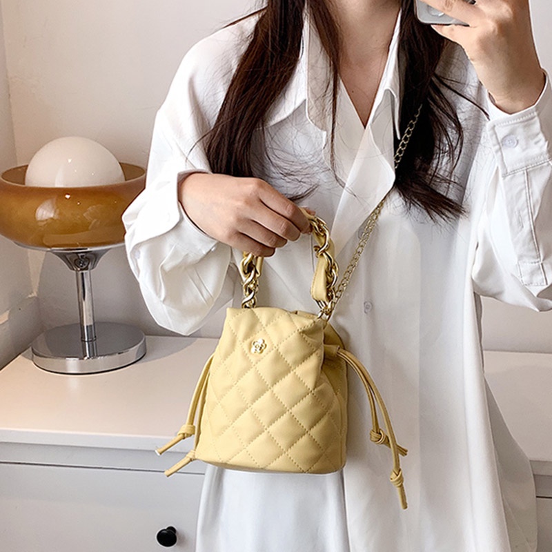 Túi IELGY họa tiết hình thoi nhỏ gọn phối dây xích thời trang cao cấp dành cho nữ