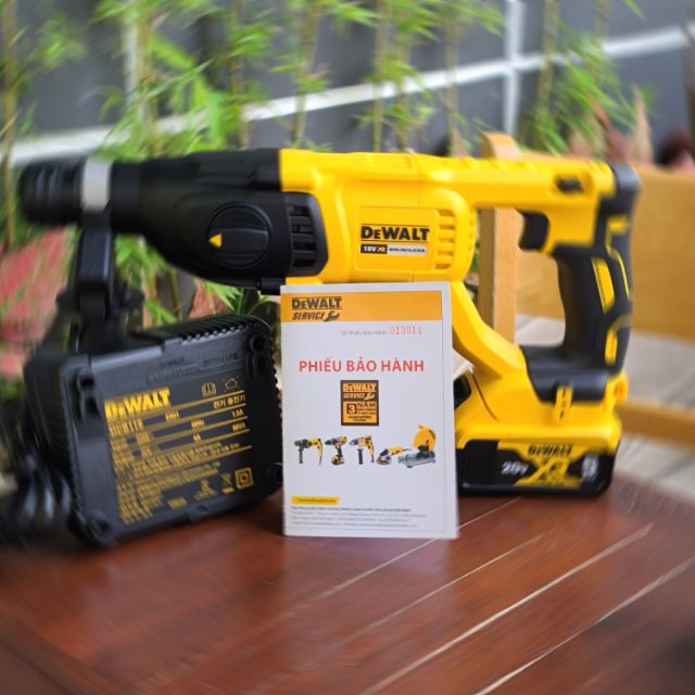 CHÍNH HÃNG -  Máy khoan 3 chức năng dùng pin 18V / 20Vmax DEWALT DCH133 / DCH133N / DCH133P1