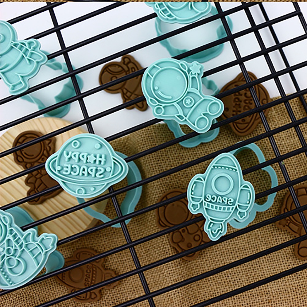 Bộ 6 Khuôn Làm Bánh Quy Tạo Hình 3D Hoạt Hình Đáng Yêu