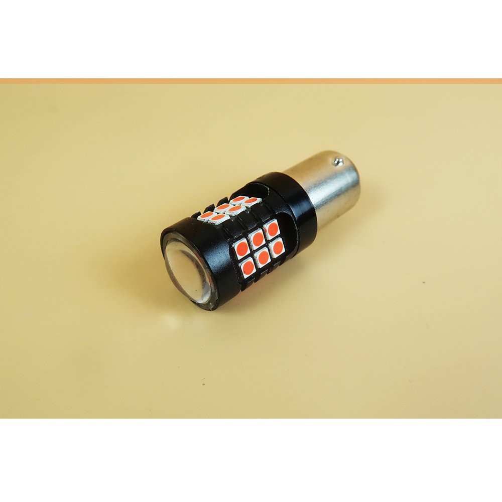 Bóng Hậu Chớp Màu Đỏ