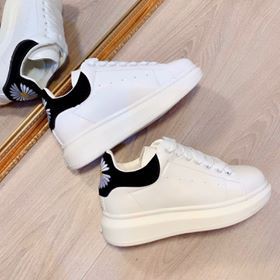 [KÈM QUÀ TẶNG] Giày Sneaker Mc Trắng Hoa Cúc Tăng Chiều Cao 5 cm Đủ Size Nam Nữ  | BigBuy360 - bigbuy360.vn