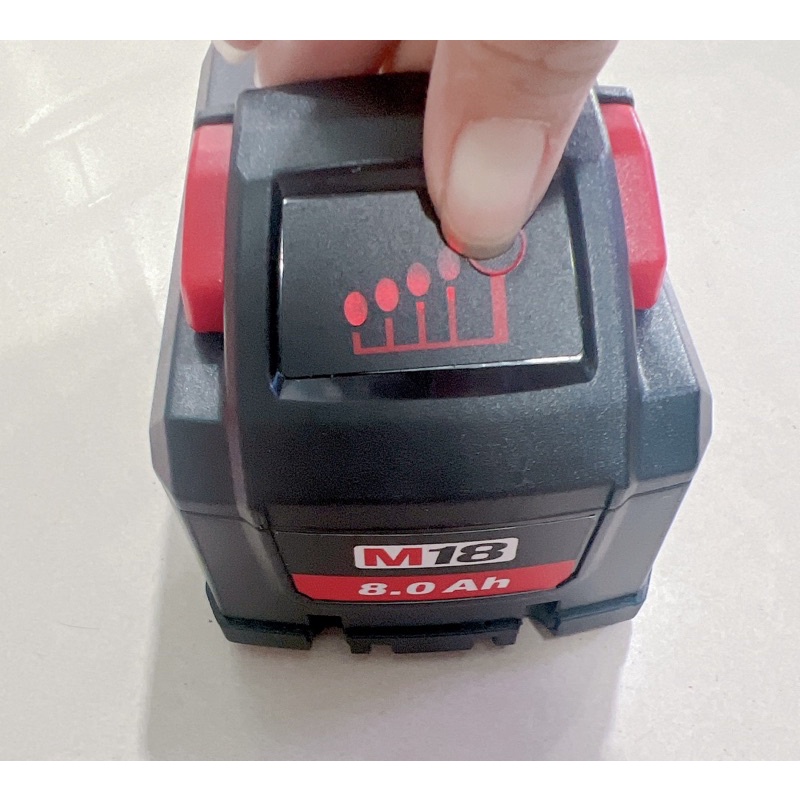 Pin đóng mới milwaukee 18v 8A Cell 21700.pin nhận sạc zin có leb báo pin