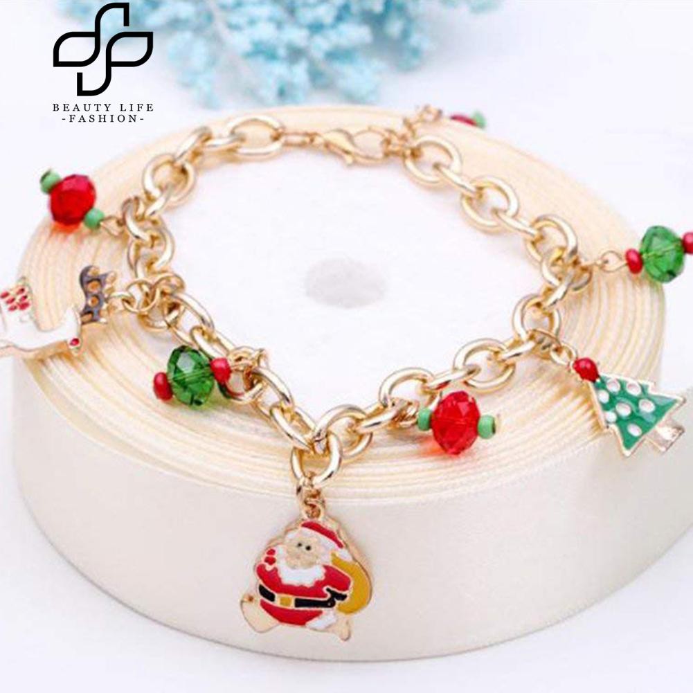 Vòng tay với mặt dây hình ông già Nô en