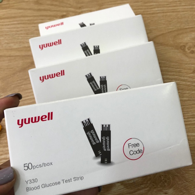 Que thử đường huyết Yuwell 590( 50 que +50 kim) date xa