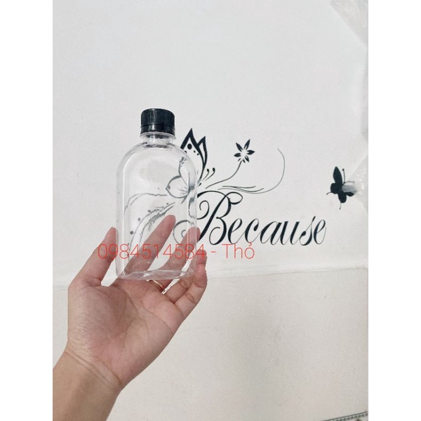 HOT-Chai nhựa Dẹp 250ml vát cạnh fi28 kèm nắp đen