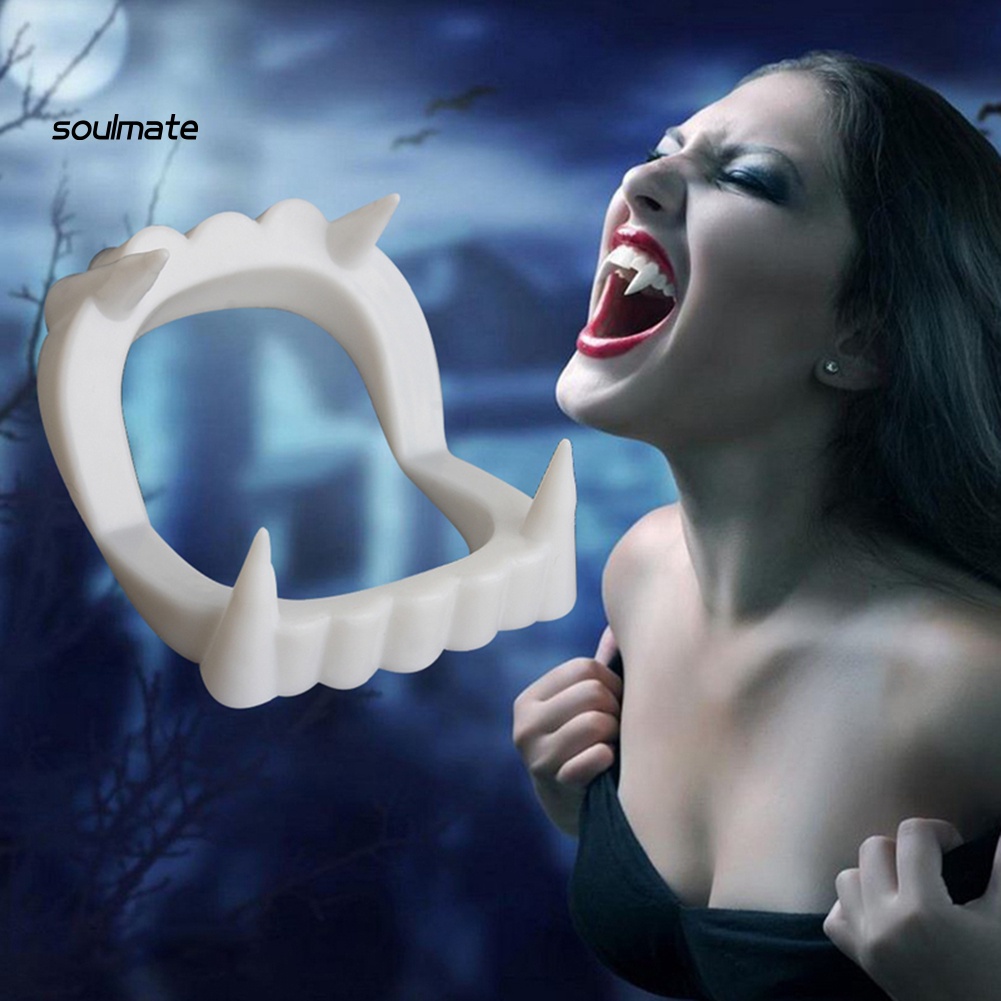 Răng nanh giả hóa trang ma cà rồng trong phim Dracula