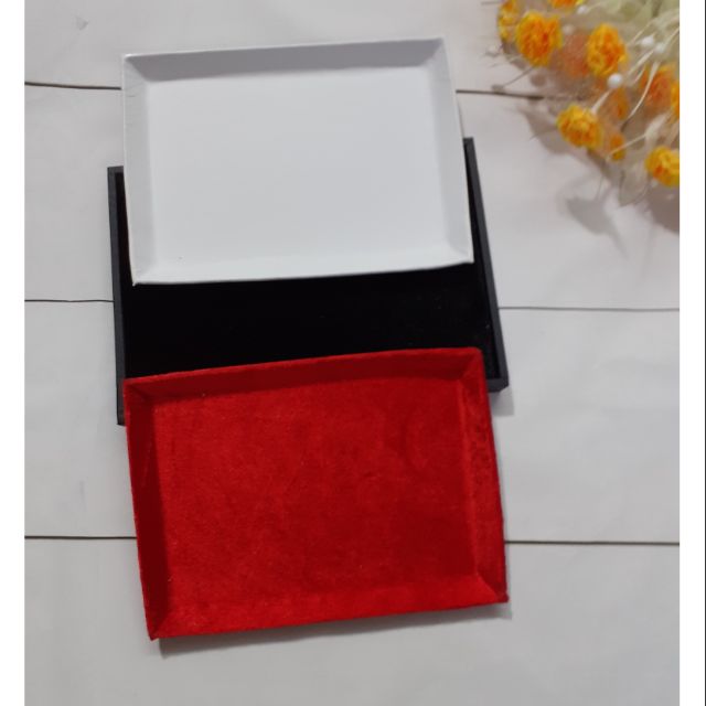 Khay da / nhung trưng bày trang sức/ đỏ/ đen /trắng