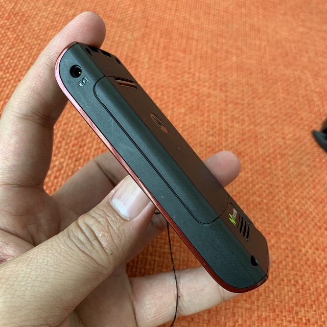 Điện thoại cổ Motorola W208 zin chính hãng. | BigBuy360 - bigbuy360.vn