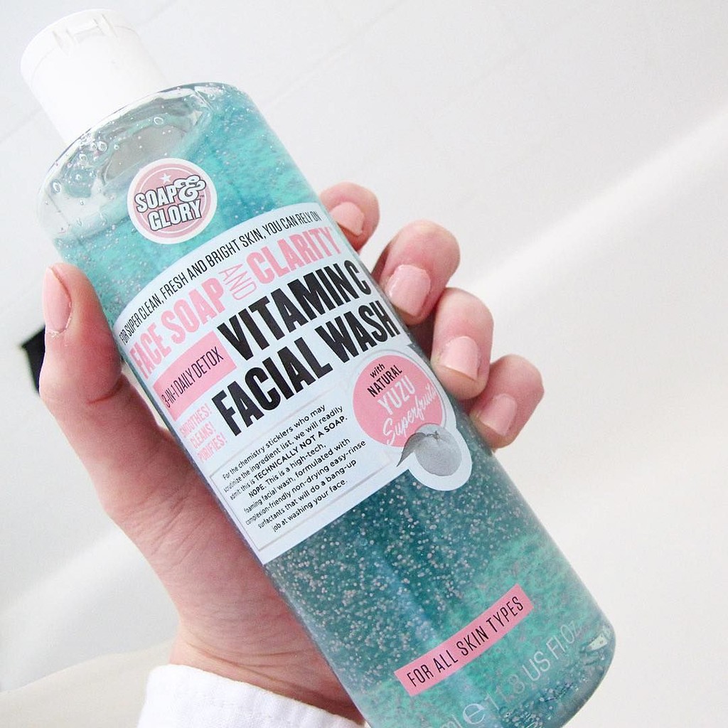 Bill US - Sữa rửa mặt sáng da Soap and Glory Soap & Glory Face Soap & Clarity 3 in 1 Daily Vitamin C Facial Wash 350ml