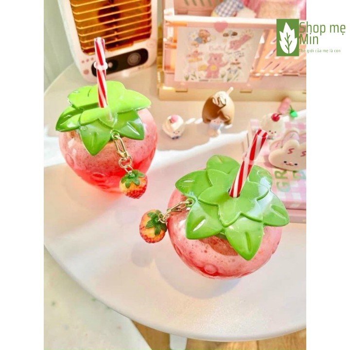 Cốc nước hình quả dâu tây kute, Ly dâu tây 500ml có ống hút và móc khóa trang trí hình dâu tây - MIN55 | BigBuy360 - bigbuy360.vn
