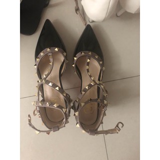 Giày valentino gót nhọn (sẵn đen size 38)