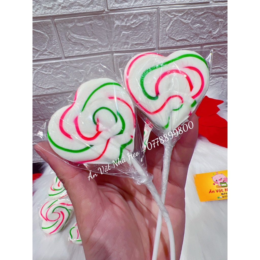 Một hủ gồm 50 cây kẹo mút đường sắc màu dễ thương trẻ em hàng công ty Việt Nam que 50g