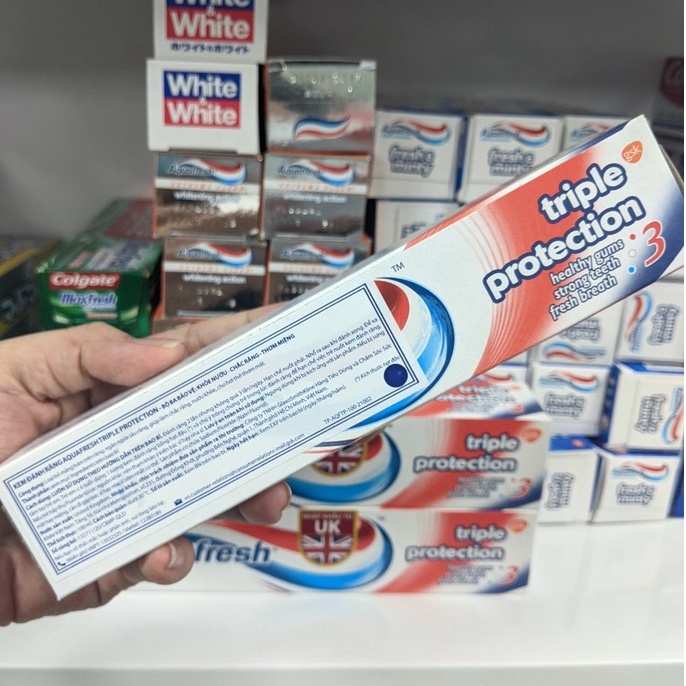 Kem đánh răng AQUAFRESH Triple Protection 100ml (kem đánh răng tẩy trắng răng 3 tác động Đỏ)