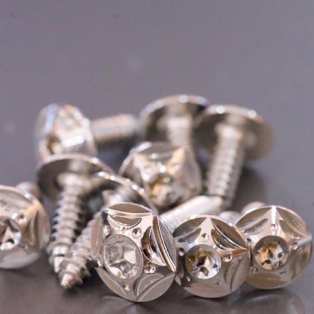 Ốc salaya 4li 5li xoắn gắn pô e tay ga , dàn áo yamaha , honda cực sáng đẹp chuẩn inox