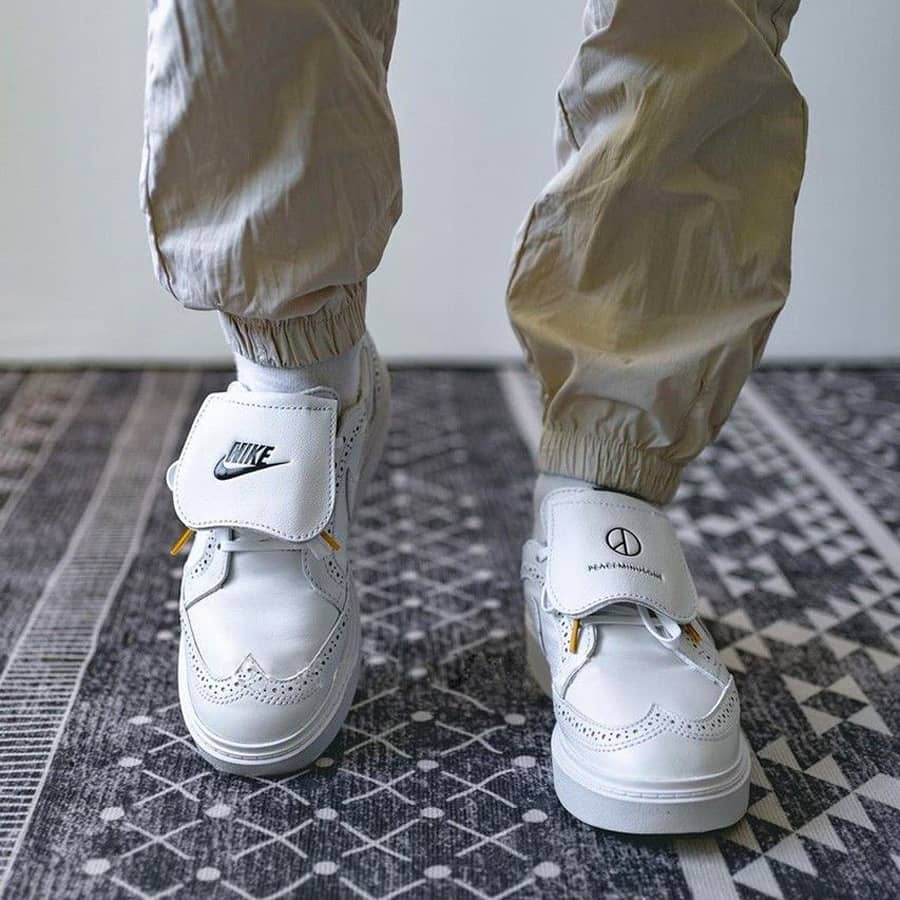 Giày Nike Kwondo 1 G-Dragon FEACEMINUSONE White Hoa Cúc, Kwondo 1 x Peaceminusone Triple  Màu Trắng Hiện Đại