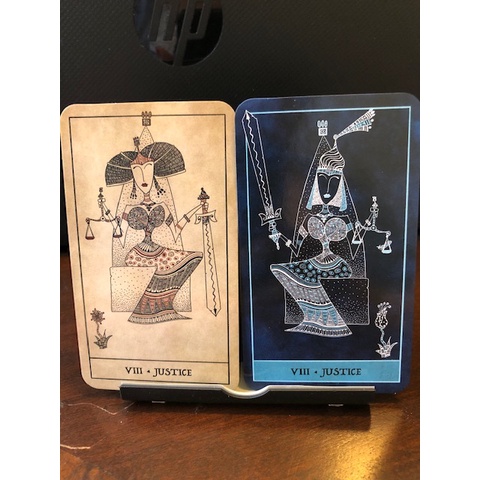 Bài The tarot Of Light and Shadow