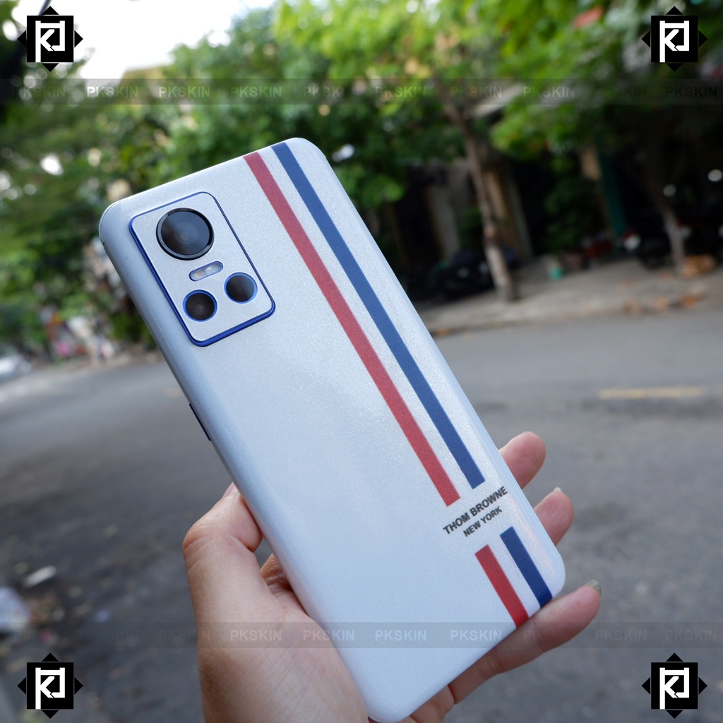 Miếng dán skin Thom Browne full viền Realme Gt neo 3, Gt neo 2, Gt neo, Realme X, Realme C35, C17, Realme 8 pro, 5 pro