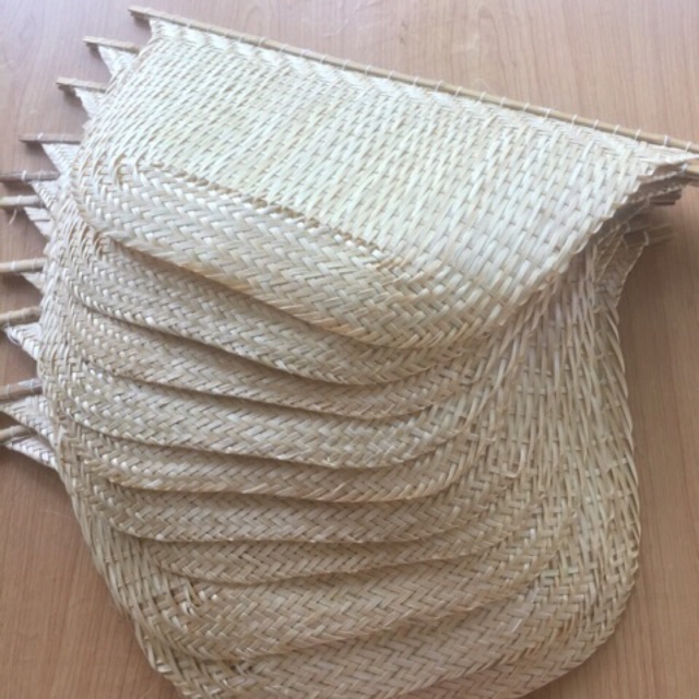 Quạt nan tre việt nam , bà ngoại đan, handmade, siêu bền đẹp. Bamboo fan of VietNam.