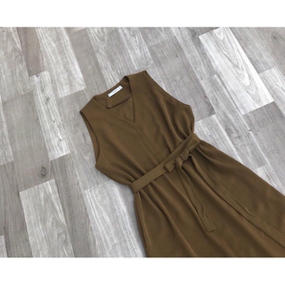 Đầm midi
