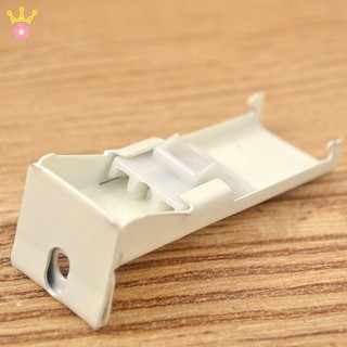Bách lắp đặt thanh rèm đơn 4K/c