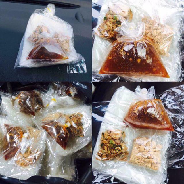Combo bánh tráng me và bánh tráng bơ