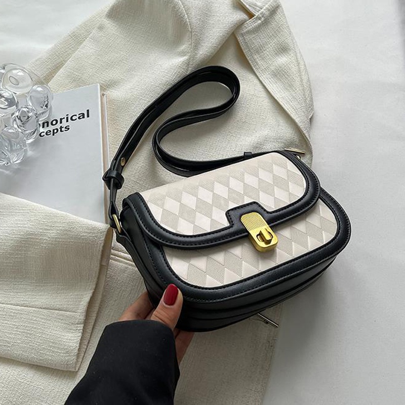 Ielgy Túi Xách Đeo Vai Hình Vuông Nhỏ Siêu Hot Phong Cách Retro Phổ Biến Cho Nữ