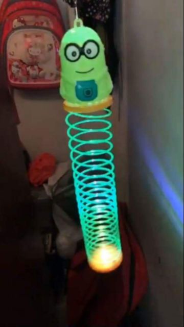 Lòng đèn lo xo đèn Led kèm pin