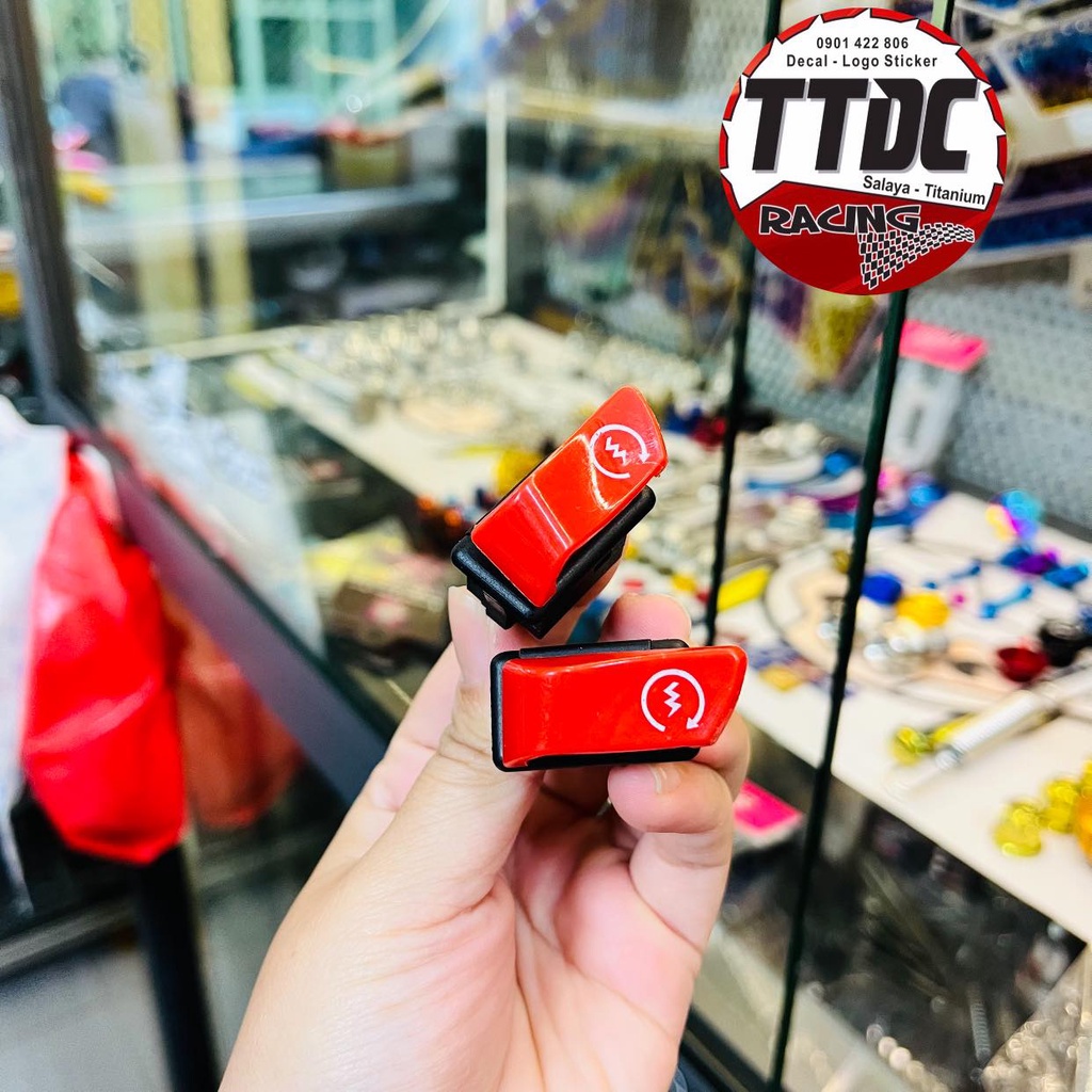 Nút công tắc đỏ gắn nhiều dòng xe