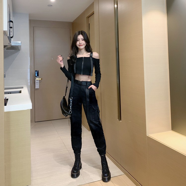 Set đồ ulzzang cá tính - Áo len gân tăm croptop quai cài - Quần jogger kèm đai túi hộp