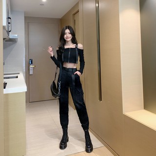 Set đồ ulzzang cá tính - Áo len gân tăm croptop quai cài - Quần jogger kèm đai túi hộp