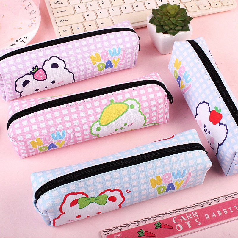 Hộp đựng bút tròn gấu xinh Newday
