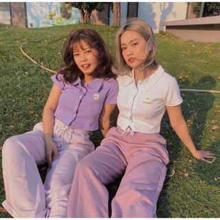 Áo croptop daisy polo thêu hoa