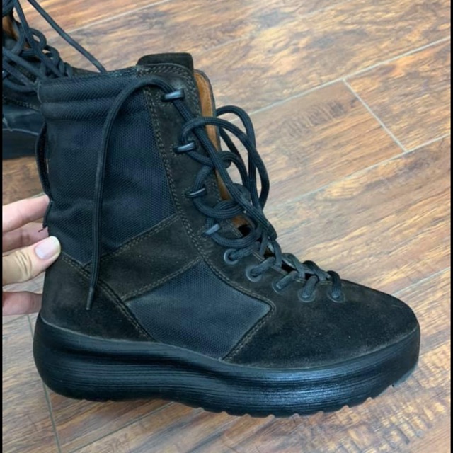 Giầy Yeezy season 3 cao cổ , da lộn , authentic , cũ