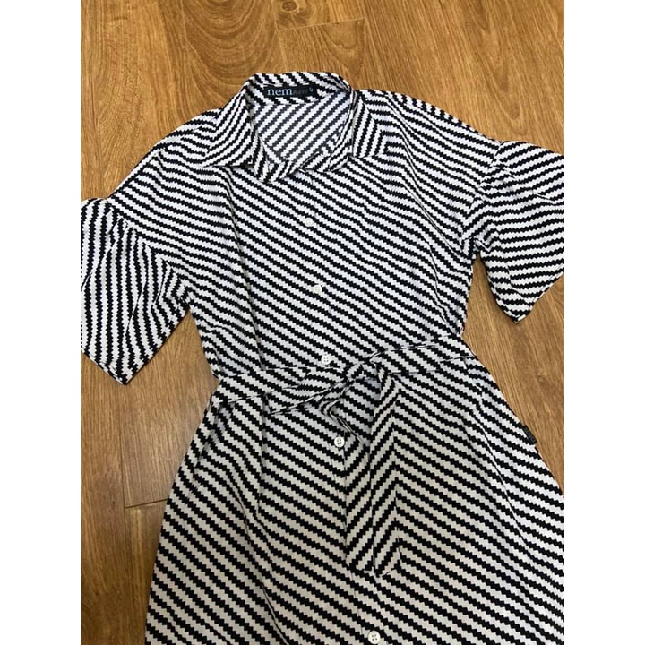 Váy nem size 4, mới 96%