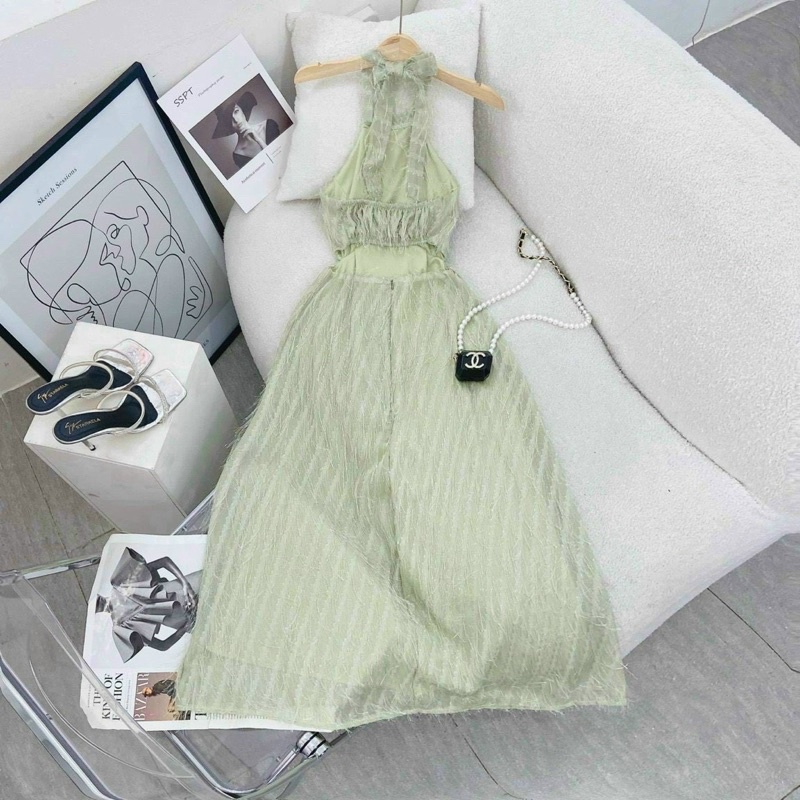 Đầm lông cut eo cổ yếm hở lưng siêu dễ thương