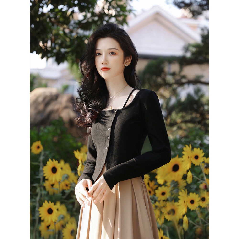 Set Áo Thun Ngắn Tay Cổ Tròn + Chân Váy Ngắn Thời Trang Nữ